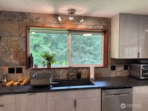 Kitchen - 94 Raccoon Rd, Sequim, WA 98382 photo 2 of 6