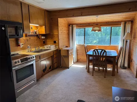 Kitchen - 94 Raccoon Rd, Sequim, WA 98382 photo 6 of 6