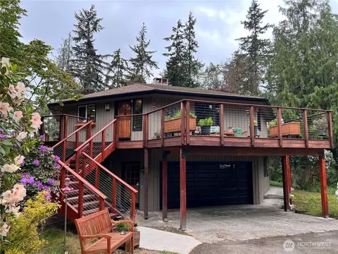 94 Raccoon Rd, Sequim, WA 98382