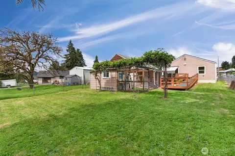 Exterior - 3 Pacific Pl, Longview, WA 98632 photo 11 of 14