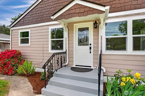 Exterior - 3 Pacific Pl, Longview, WA 98632 photo 6 of 14