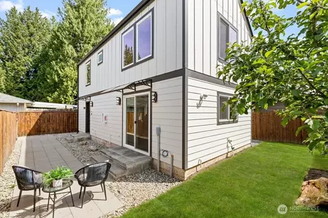 14338 Ashworth Ave N #B, Seattle, WA 98133
