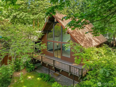 5709 80th Ave SE, Mercer Island, WA 98040