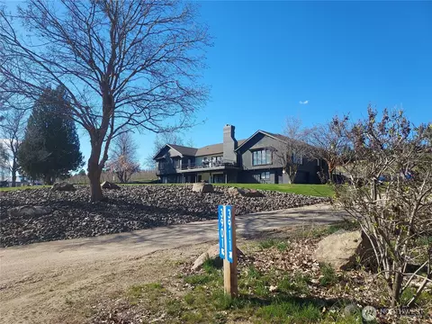 3901 10th St SE, East Wenatchee, WA 98802
