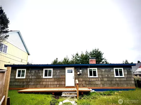 27105 K Pl, Ocean Park, WA 98640