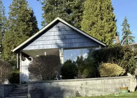 5118 Seaview Dr, Blaine, WA 98230