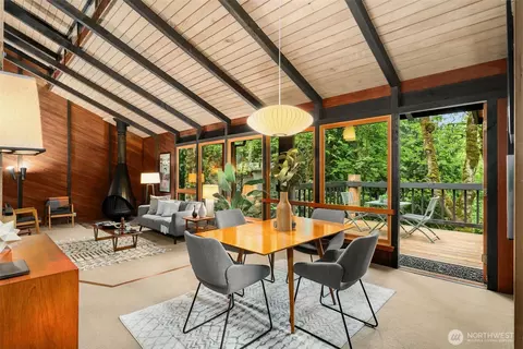 7351 216th Ave NE, Redmond, WA 98053