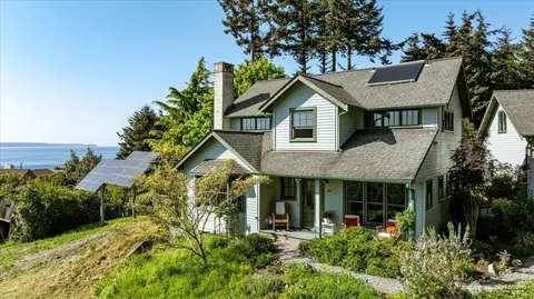 321 Windantide Pl, Freeland, WA 98249