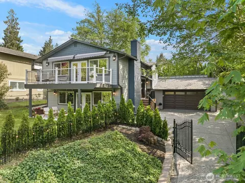 133 N 205th St, Shoreline, WA 98133