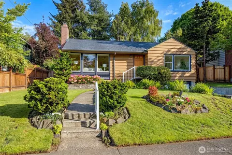 8232 39th Ave NE, Seattle, WA 98115