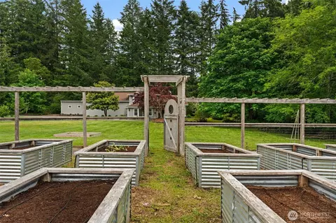 9922 132nd St NW, Gig Harbor, WA 98329