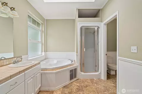 Bath - 515 Corrin Ave NW, Orting, WA 98360 photo 3 of 5