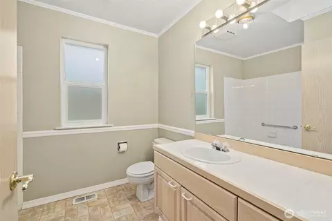 Bath - 515 Corrin Ave NW, Orting, WA 98360 photo 5 of 5