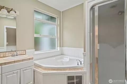 Bath - 515 Corrin Ave NW, Orting, WA 98360 photo 2 of 5