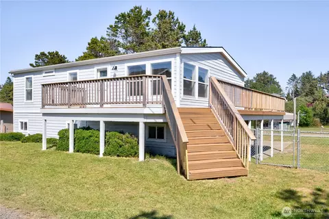 28009 I Ln, Ocean Park, WA 98640