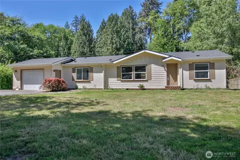 4717 Hansen Dr, Clinton, WA 98236