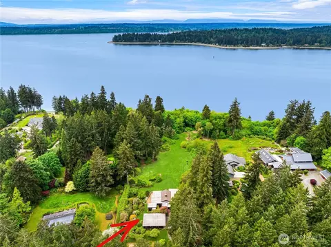 14517 Henderson Rd NE, Bainbridge Island, WA 98110