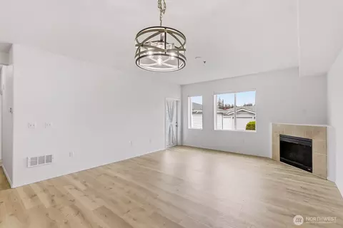 Living - 14915 38th Dr SE #HH1028, Bothell, WA 98012 photo 3 of 4