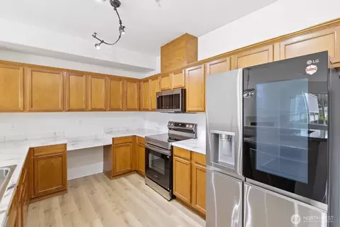 Kitchen - 14915 38th Dr SE #HH1028, Bothell, WA 98012 photo 4 of 6