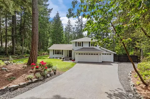 945 SW Moffett Ln, Port Orchard, WA 98367