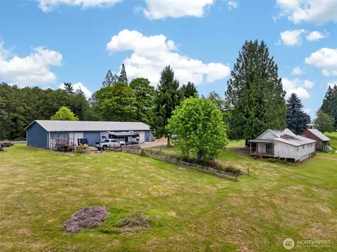 943 Fall Creek Rd, Longview, WA 98632