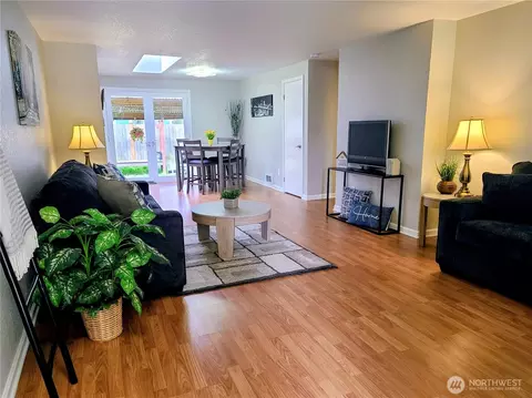 8332 47th Ave NE #2, Marysville, WA 98270