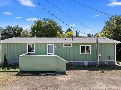 1210 35th St, Seaview, WA 98644