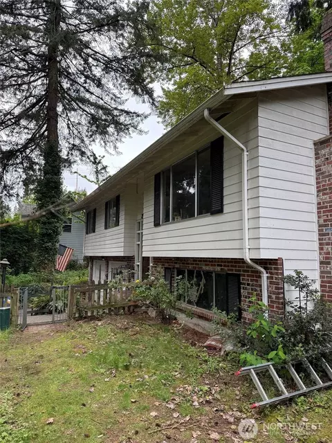 Exterior - 22704 2nd Dr SE, Bothell, WA 98021 photo 3 of 6