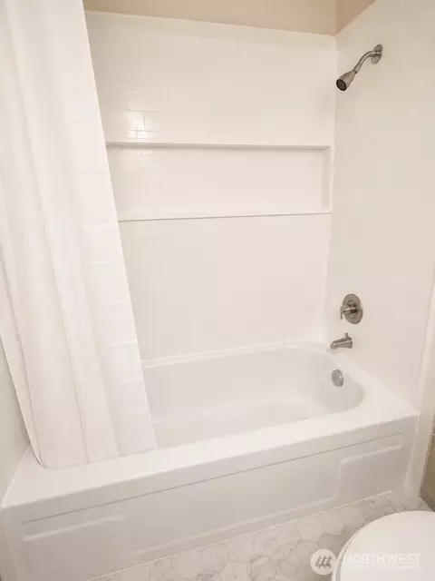 Bath - 22704 2nd Dr SE, Bothell, WA 98021 photo 3 of 3