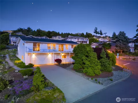 5012 Macbeth Dr, Anacortes, WA 98221