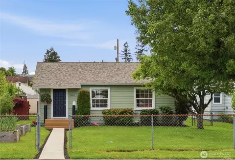 Exterior - 1620 Maple St, Everett, WA 98201 photo 6 of 7