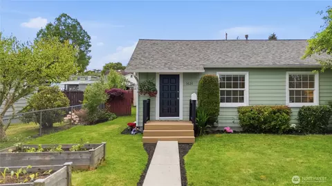 Exterior - 1620 Maple St, Everett, WA 98201 photo 5 of 7