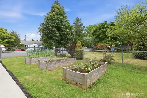 Exterior - 1620 Maple St, Everett, WA 98201 photo 7 of 7
