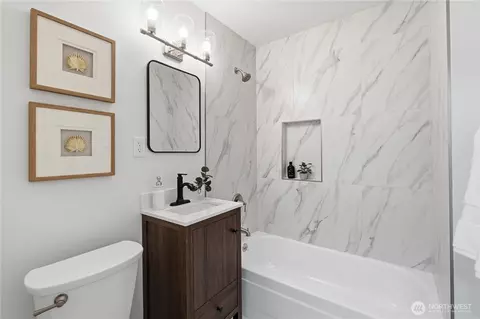 Bath - 1620 Maple St, Everett, WA 98201 photo 1 of 3