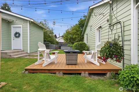 Exterior - 1620 Maple St, Everett, WA 98201 photo 3 of 7