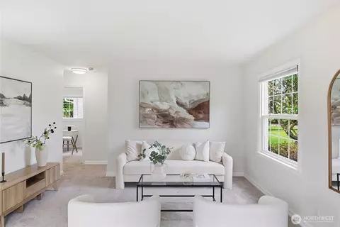 Living - 1620 Maple St, Everett, WA 98201 photo 1 of 2