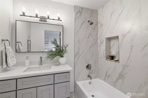 Bath - 1620 Maple St, Everett, WA 98201 photo 2 of 3