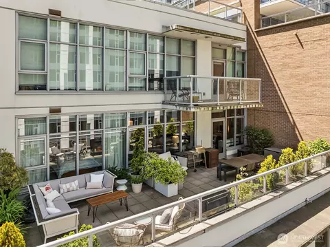 583 Battery St #702N, Seattle, WA 98121