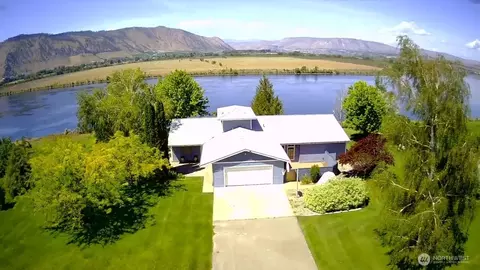 32 Midland Rd, Brewster, WA 98812