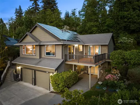 1405 Edwards St, Bellingham, WA 98229