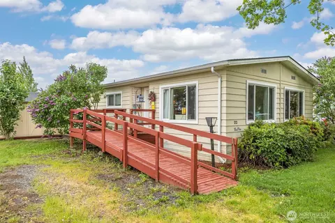 380 E Pole Rd #20, Lynden, WA 98264