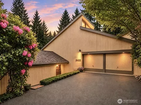 2422 Sahalee Dr W, Sammamish, WA 98074