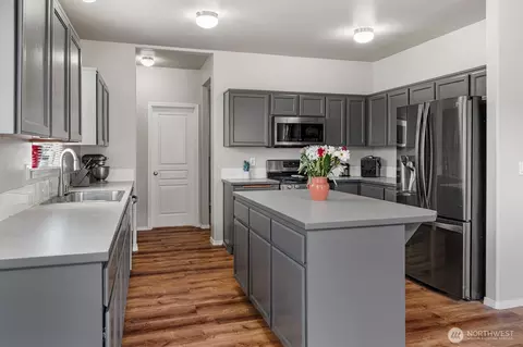 Kitchen - 1210 Blue Jay Ave SW, Orting, WA 98360 photo 4 of 6