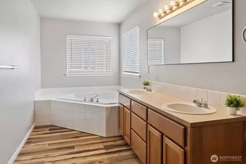 Bath - 1210 Blue Jay Ave SW, Orting, WA 98360 photo 2 of 3
