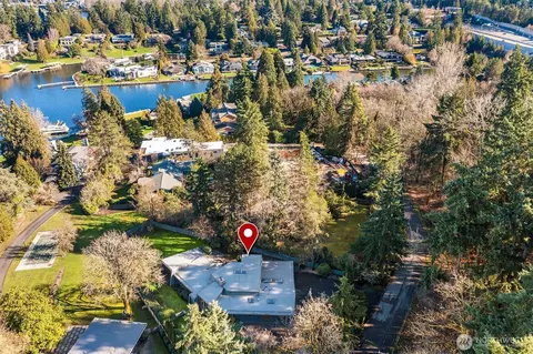 7816 NE 32nd St, Medina, WA 98039