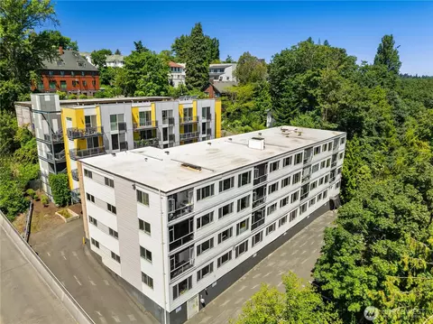 2233 NE 46th St, Seattle, WA 98105