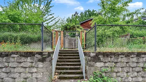 926 E Marine View Dr, Everett, WA 98201