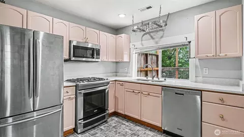 Kitchen - 926 E Marine View Dr, Everett, WA 98201 photo 1 of 3