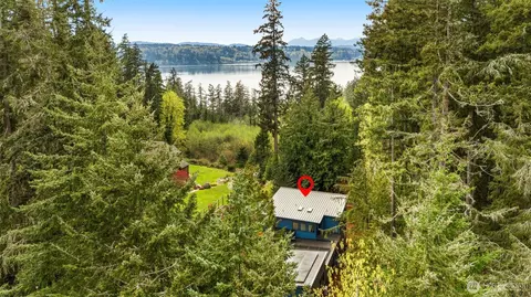 10143 Battle Point Dr NE, Bainbridge Island, WA 98110