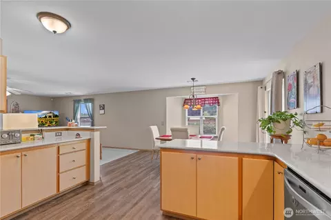 Kitchen - 412 Ozzie St NW, Orting, WA 98360 photo 2 of 3